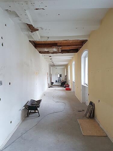 Kloster Marienwerder in Hannover: Der Flur im Erdgeschoss des Westflügels während der Sanierungsarbeiten 2018.